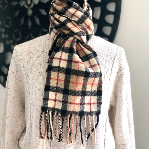 Classic Check Scarf - Picture 1 of 4